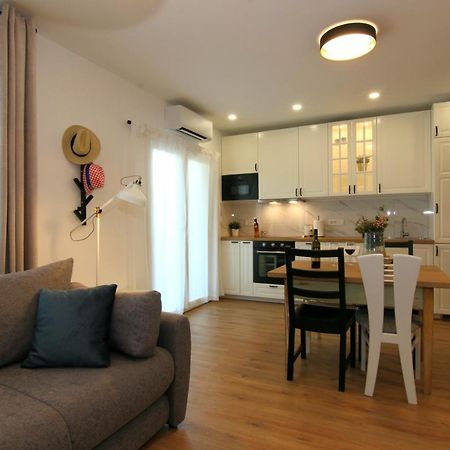 Apartments Tona Жаборич Екстериор снимка