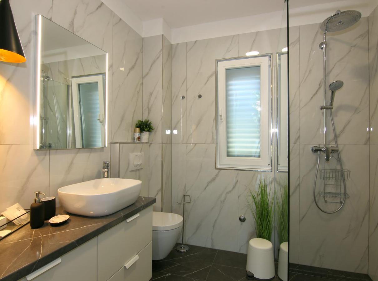 Apartments Tona Жаборич Екстериор снимка