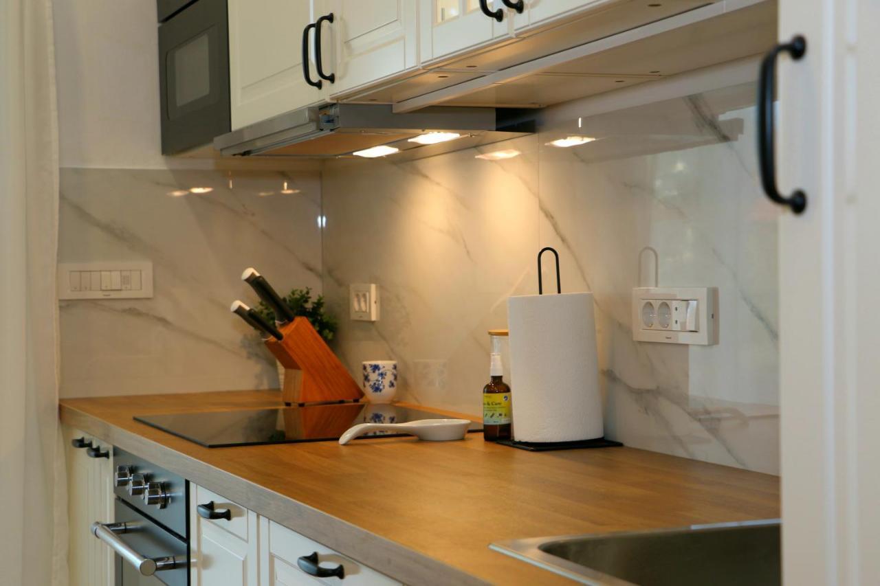 Apartments Tona Жаборич Екстериор снимка