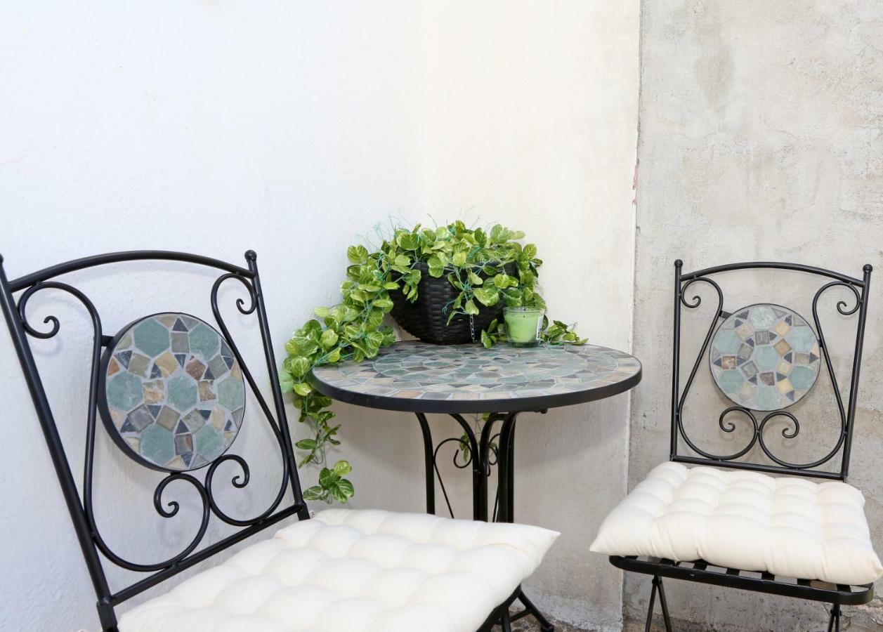 Apartments Tona Жаборич Екстериор снимка