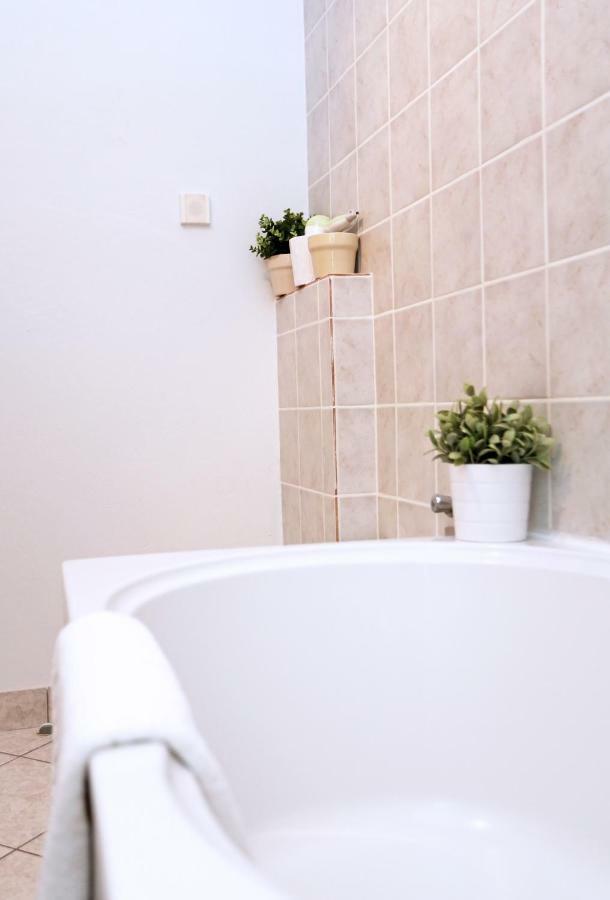 Apartments Tona Жаборич Екстериор снимка