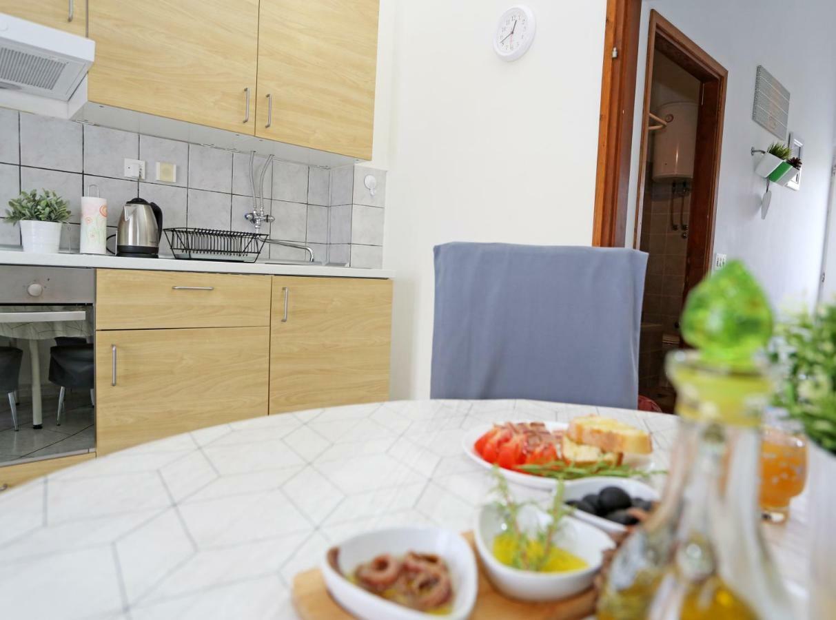 Apartments Tona Жаборич Екстериор снимка